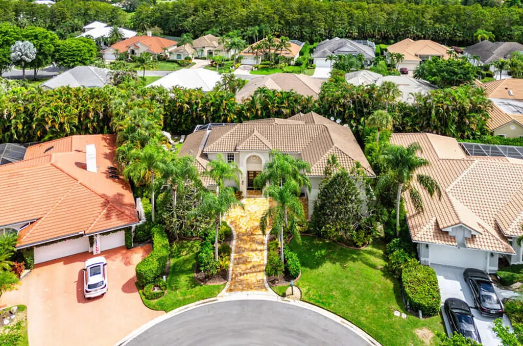 12 Martinique Cove Palm Beach Gardens FL 33418