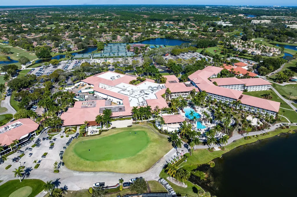 12 Martinique Cove Palm Beach Gardens FL 33418