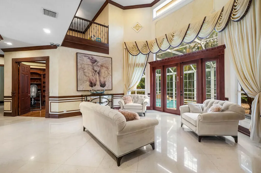 12 Martinique Cove Palm Beach Gardens FL 33418