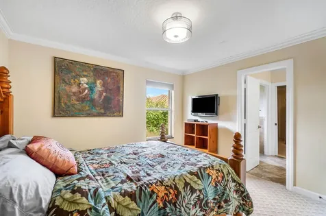 12 Martinique Cove Palm Beach Gardens FL 33418