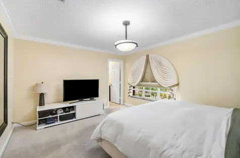 12 Martinique Cove Palm Beach Gardens FL 33418