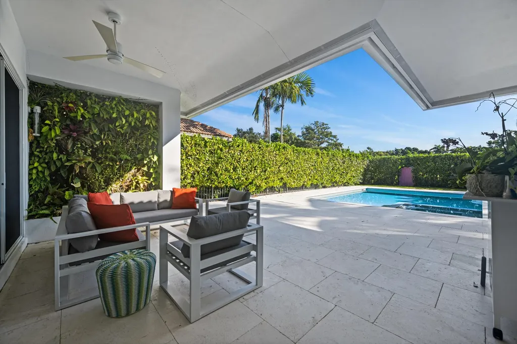 2940 Twin Oaks Way Wellington FL 33414