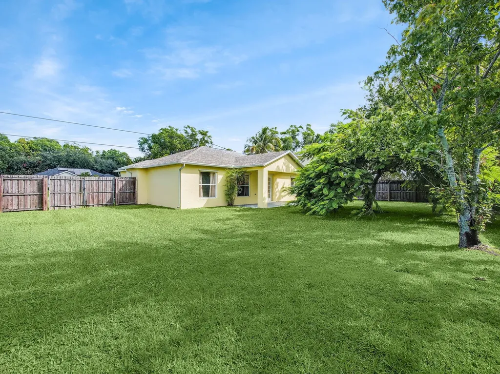 5323 NW Perez Court Port St Lucie FL 34983