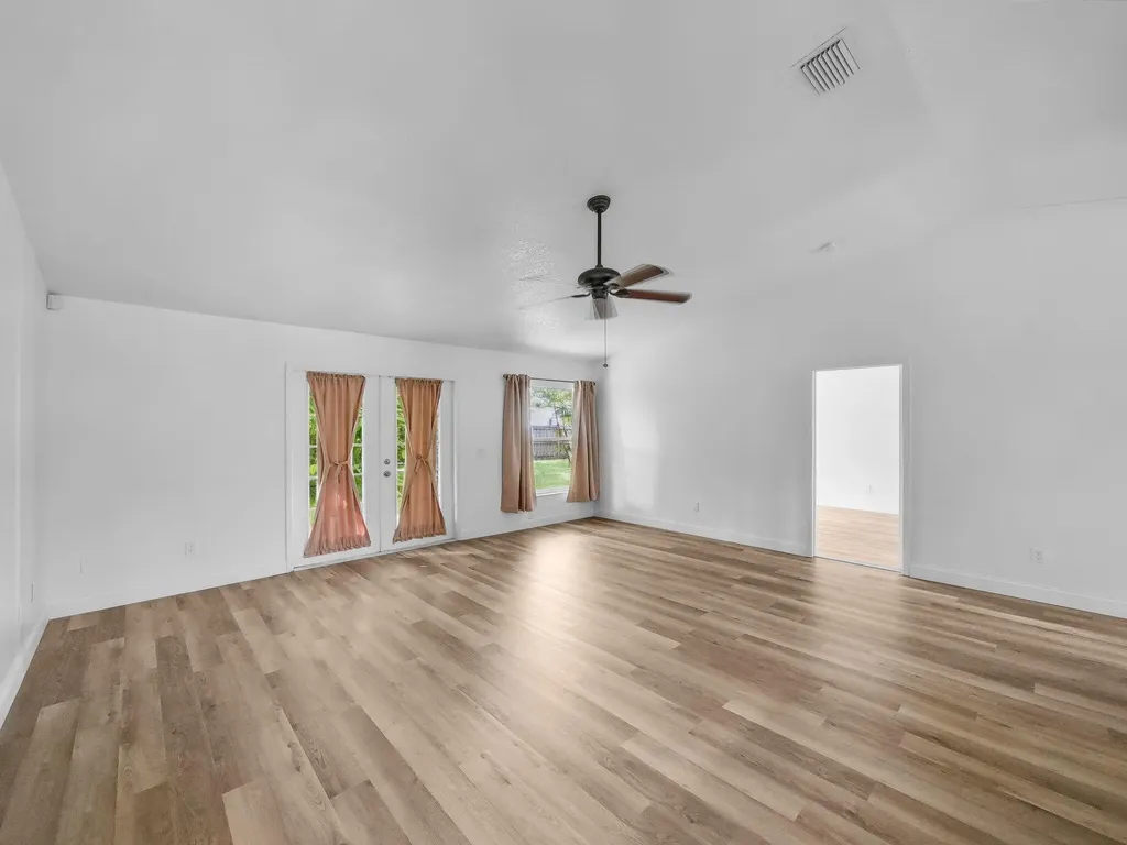 5323 NW Perez Court Port St Lucie FL 34983