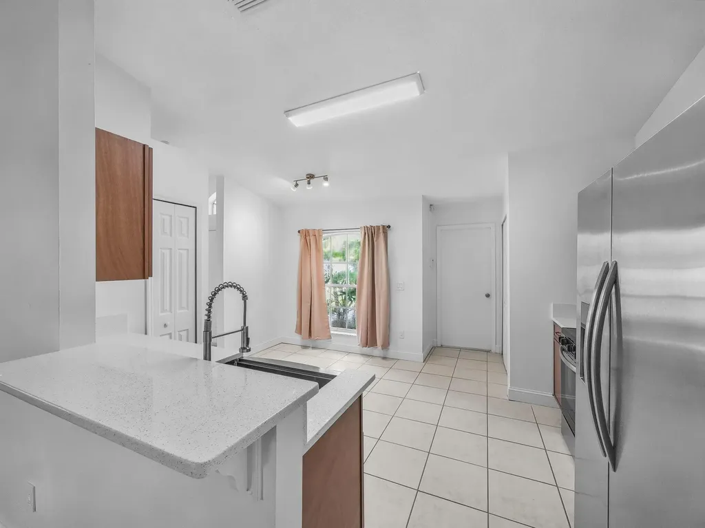 5323 NW Perez Court Port St Lucie FL 34983