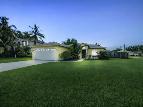 5323 NW Perez Court Port St Lucie FL 34983