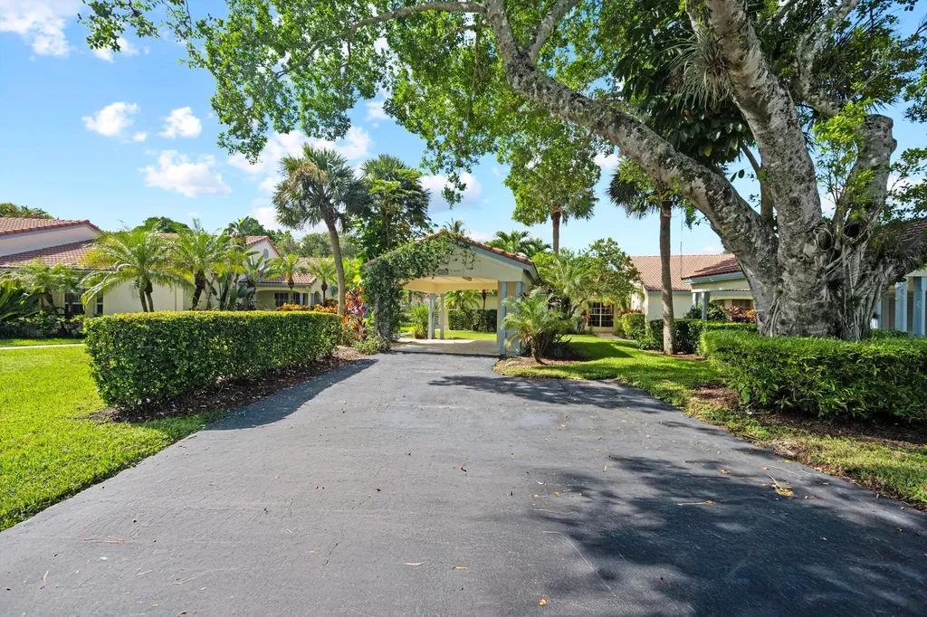 2244 Las Casitas Drive Wellington FL 33414
