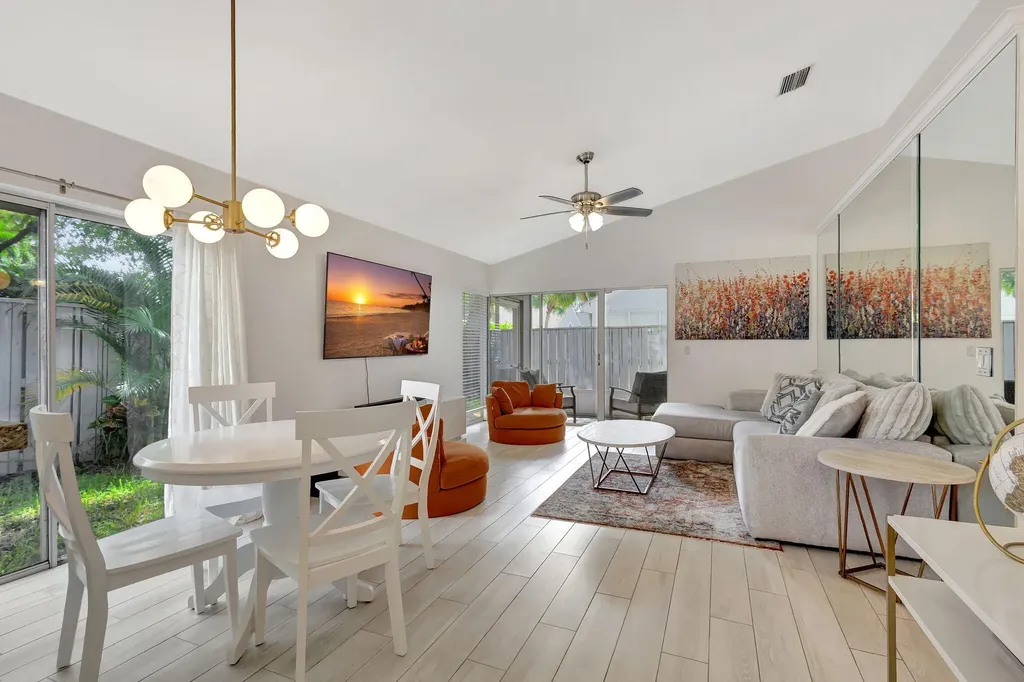 15 Admirals Court Palm Beach Gardens FL 33418