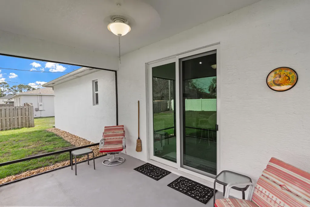 1825 SW Effland Avenue Port St Lucie FL 34953