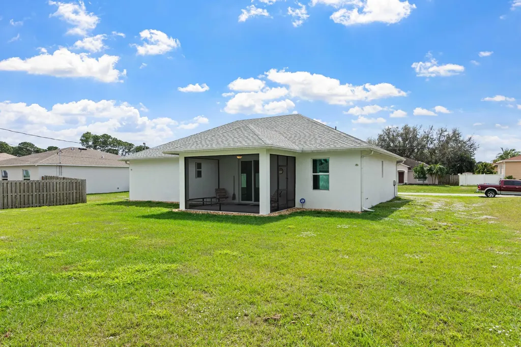 1825 SW Effland Avenue Port St Lucie FL 34953