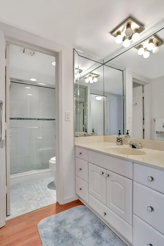 1069 Hillsboro Mile, Hillsboro Beach FL 33062