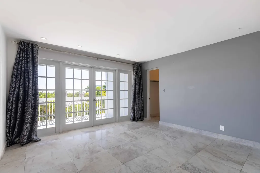 2420 SE 17th Street Fort Lauderdale FL 33316