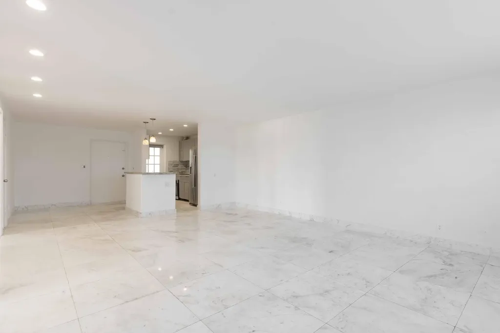 2420 SE 17th Street Fort Lauderdale FL 33316
