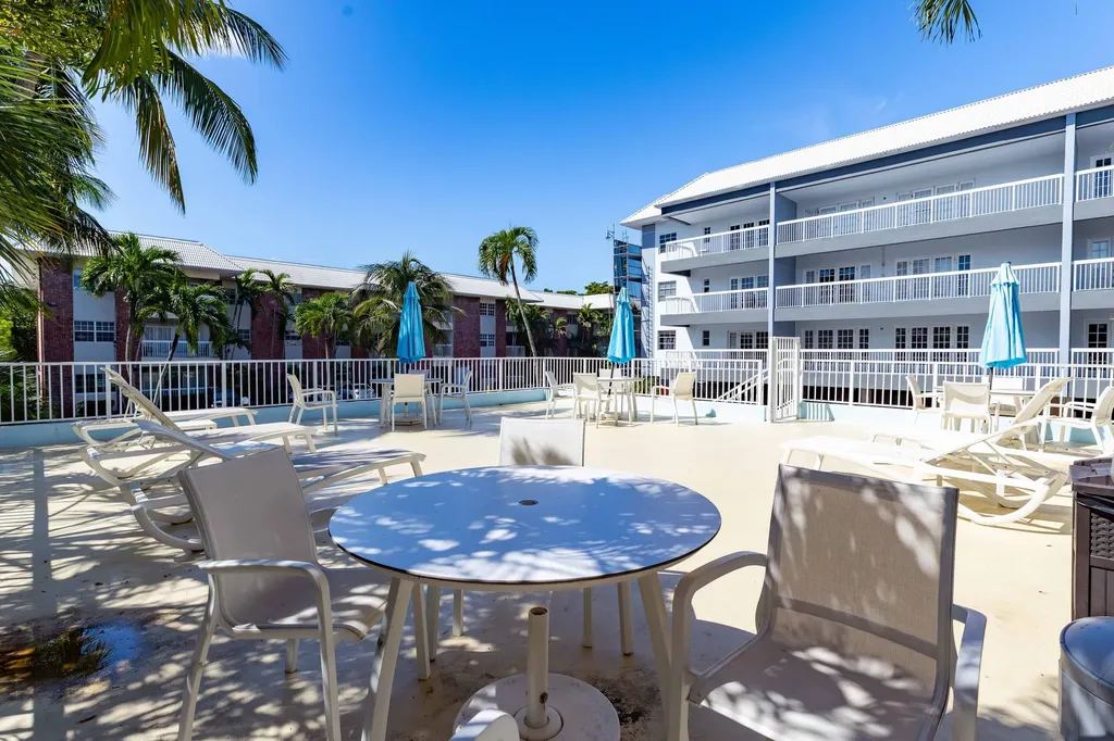 2420 SE 17th Street Fort Lauderdale FL 33316
