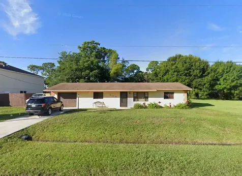 814 SE Sweetbay Avenue Port St Lucie FL 34983