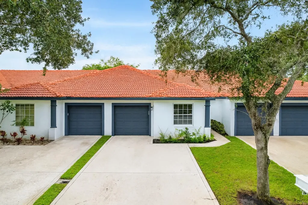 18470 Via Di Sorrento Boca Raton FL 33496