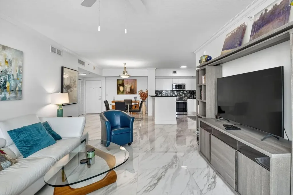 625 Casa Loma Boulevard Boynton Beach FL 33435