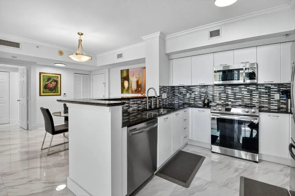 625 Casa Loma Boulevard Boynton Beach FL 33435