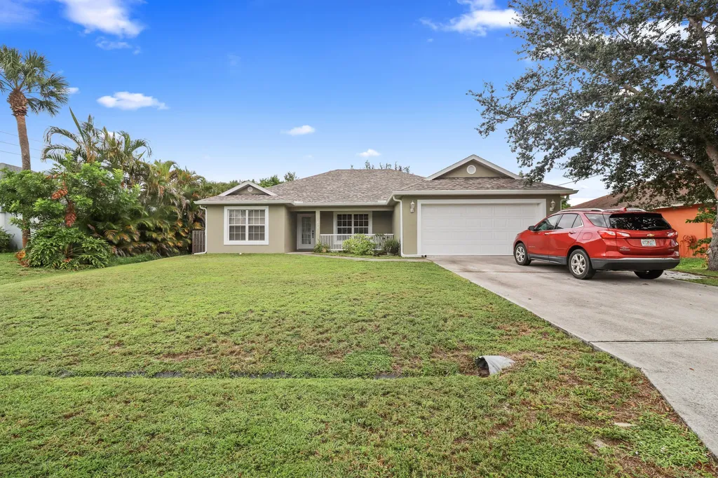 679 SW Post Terrace Port St Lucie FL 34953