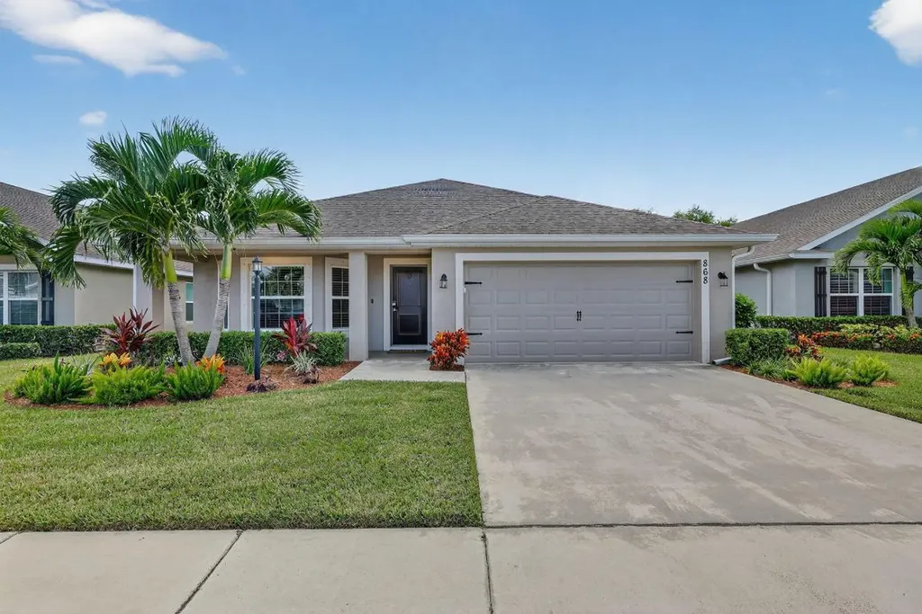 868 NE Whistling Duck Way Port St Lucie FL 34983