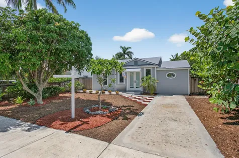 817 N Palmway Lake Worth Beach FL 33460