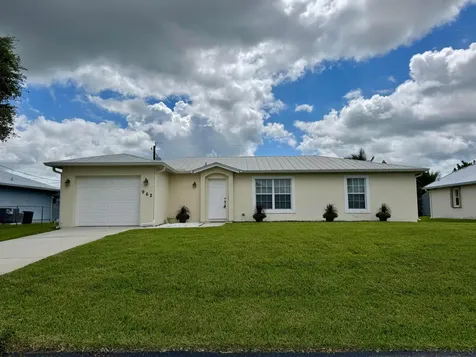962 SW Haleyberry Avenue Port St Lucie FL 34953