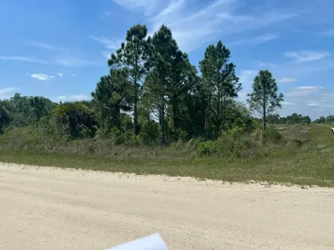 17616 NW 300th Street Okeechobee FL 34972