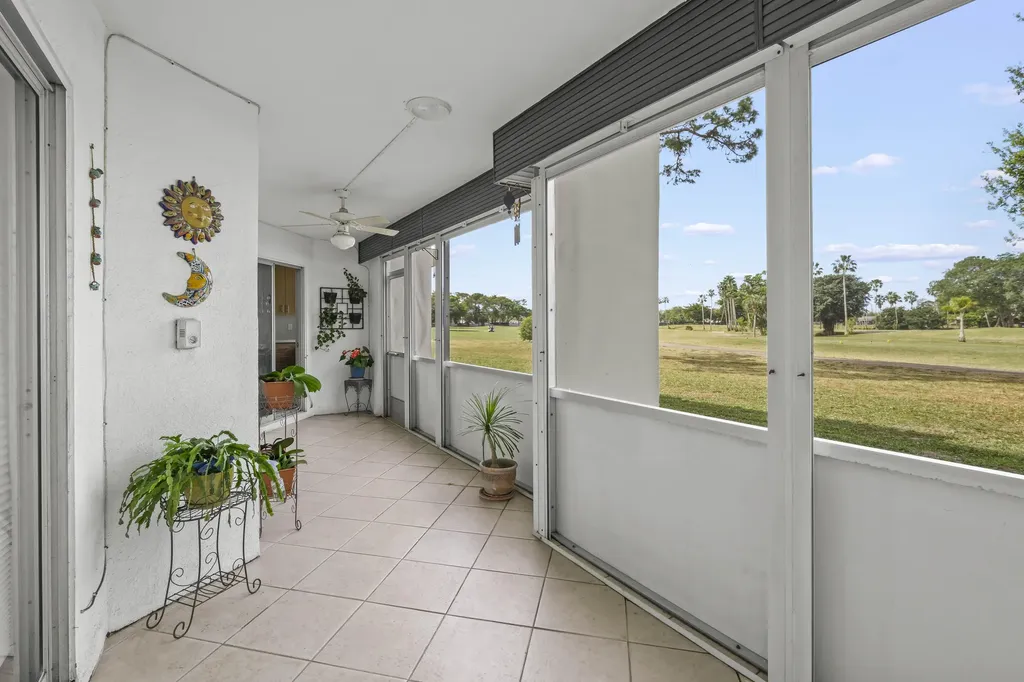 3871 Via Poinciana Lake Worth FL 33467