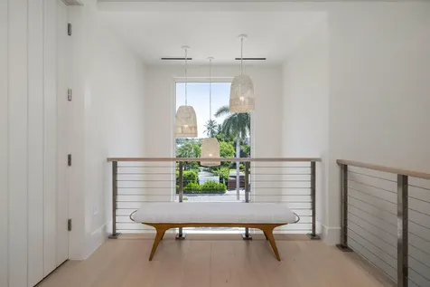 812 Palm Trail Delray Beach FL 33483