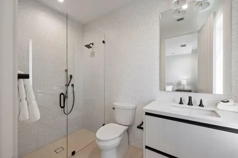 812 Palm Trail Delray Beach FL 33483