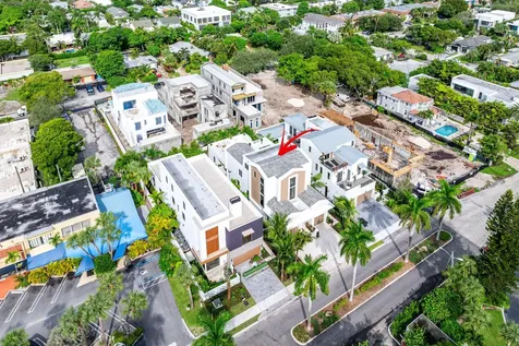 812 Palm Trail Delray Beach FL 33483