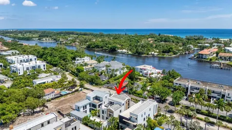 812 Palm Trail Delray Beach FL 33483