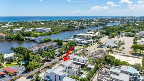 812 Palm Trail Delray Beach FL 33483