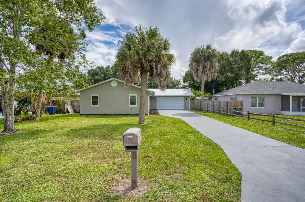 1007 Gatewood Avenue Fort Pierce FL 34982