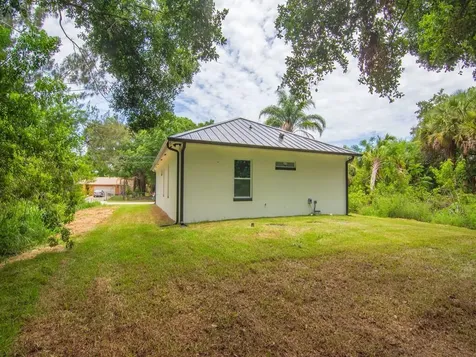 8525 64th Avenue Vero Beach FL 32967