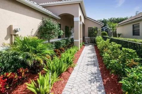 10091 Dover Carriage Lane Lake Worth FL 33449