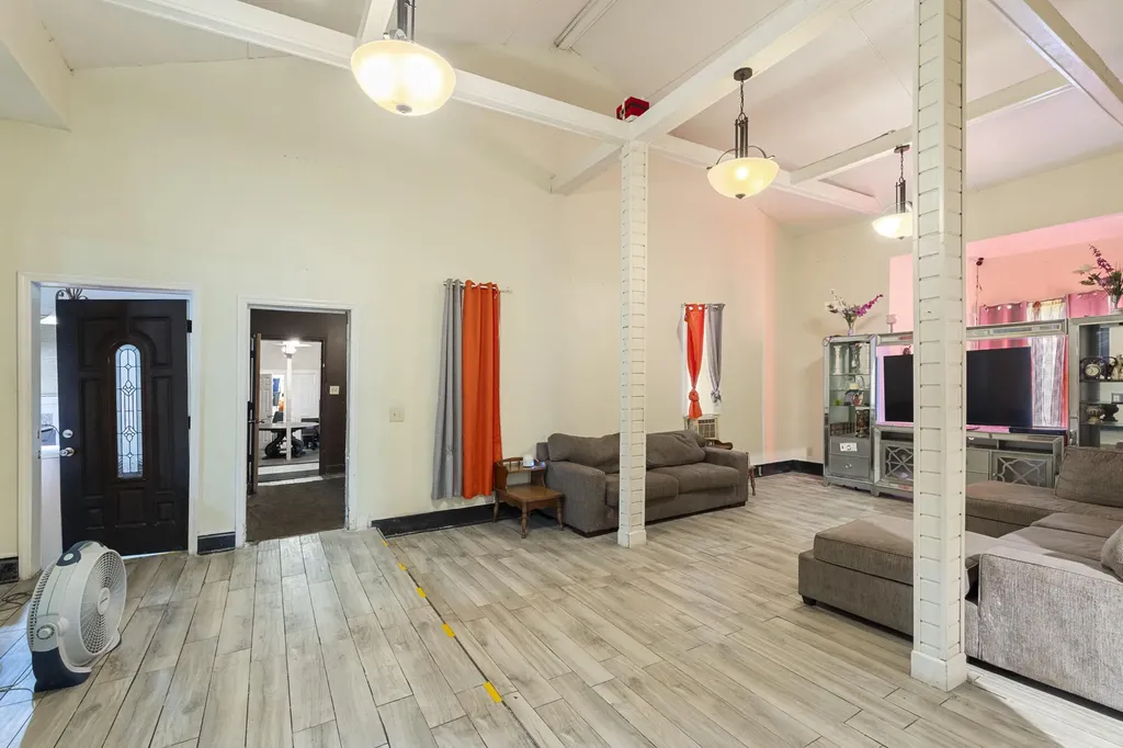 618 W Washington Street Quincy FL 32351