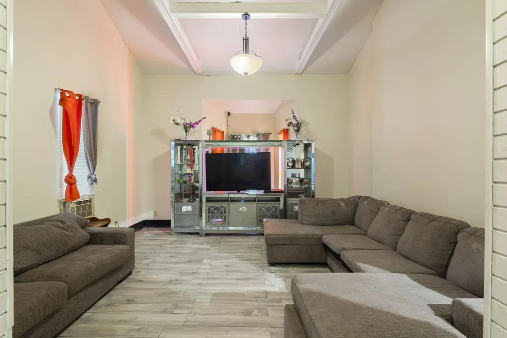618 W Washington Street Quincy FL 32351