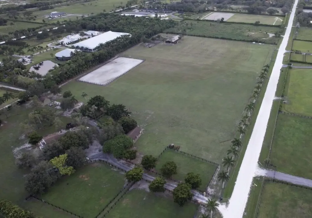 16098 Deer Path Lane Wellington FL 33470