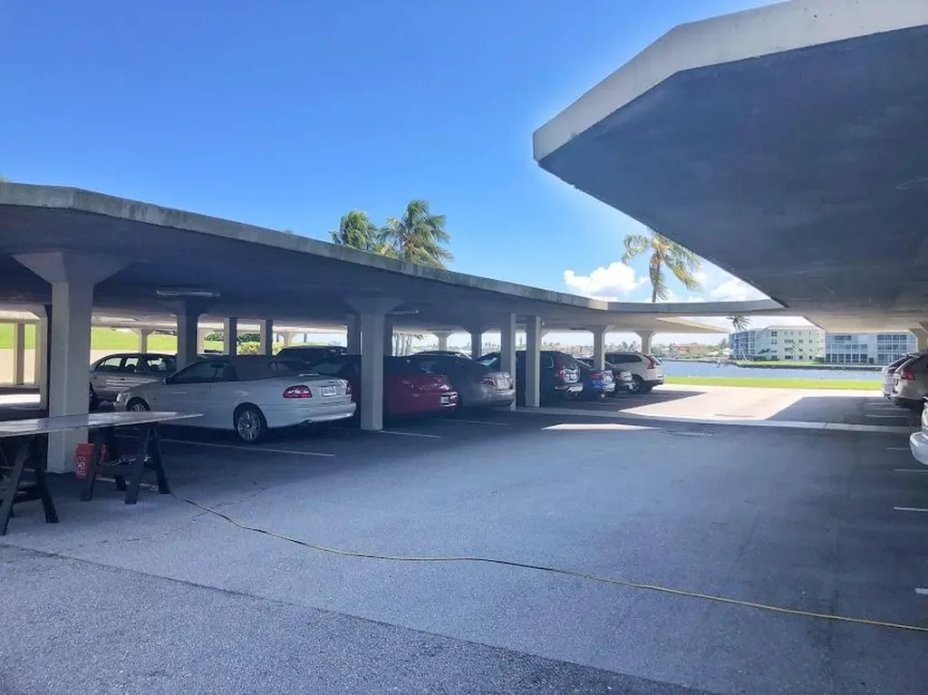 115 Lakeshore Drive North Palm Beach FL 33408