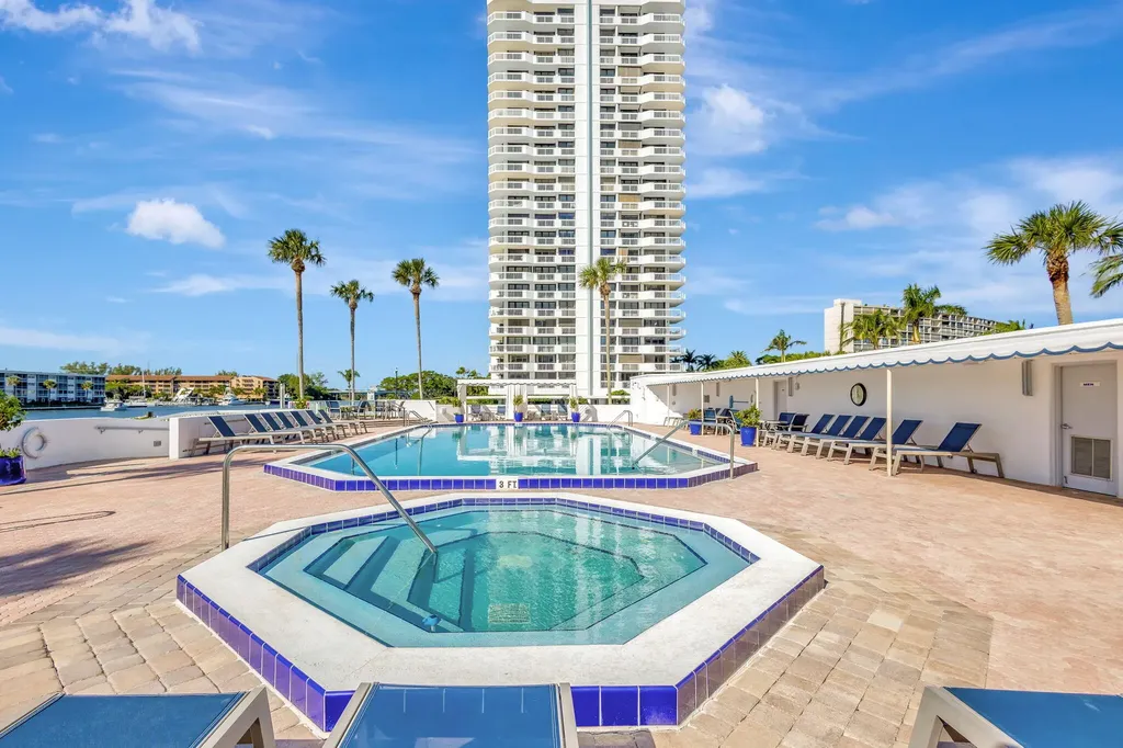 115 Lakeshore Drive North Palm Beach FL 33408