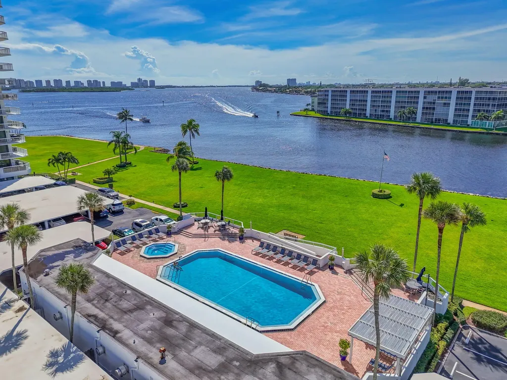 115 Lakeshore Drive North Palm Beach FL 33408