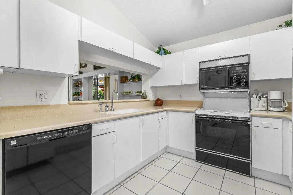 7401 Hearth Stone Avenue Boynton Beach FL 33472