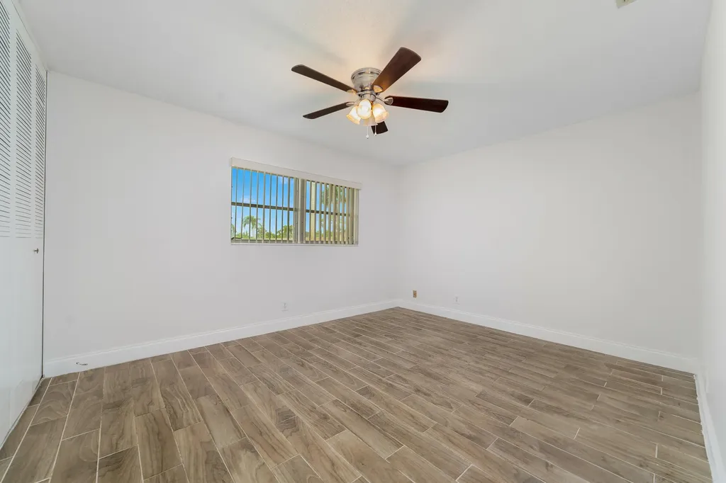 2567 Dudley Drive W West Palm Beach FL 33415