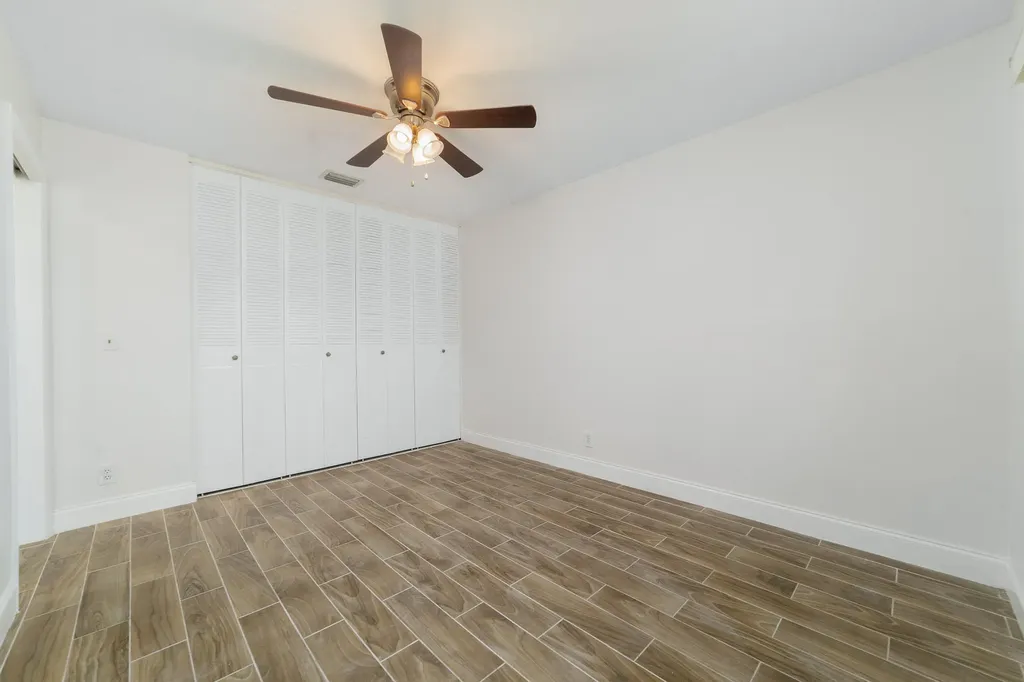 2567 Dudley Drive W West Palm Beach FL 33415