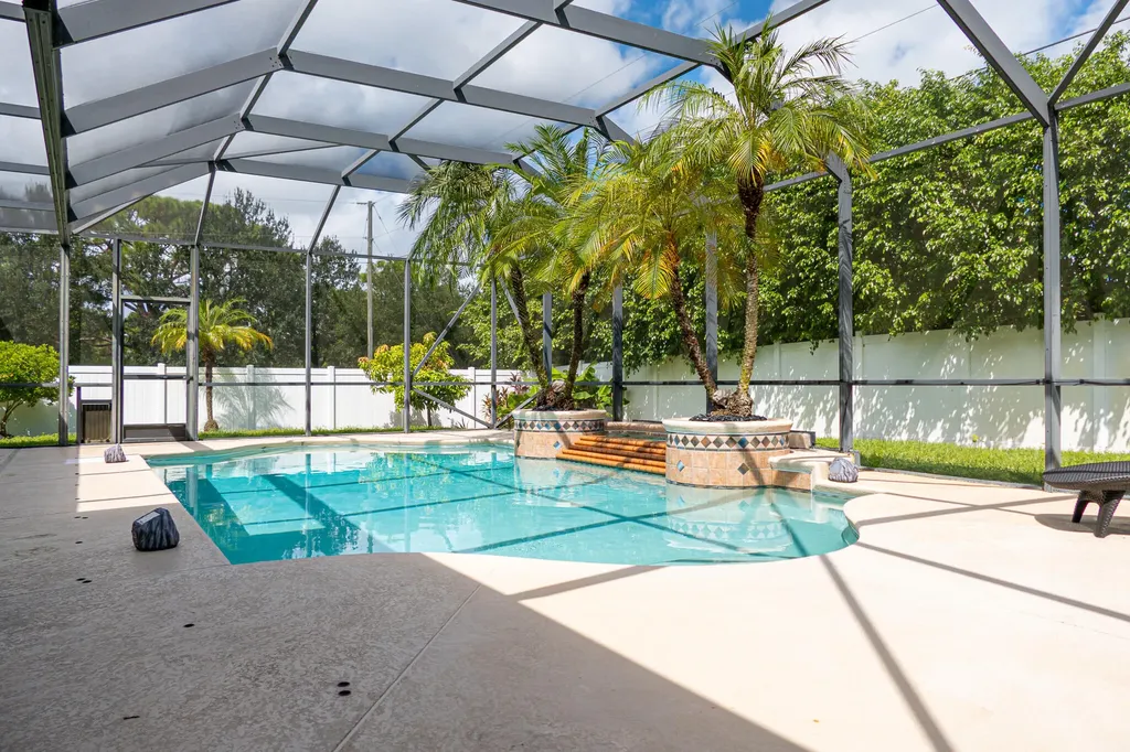 2443 SE Tracy Avenue Port St Lucie FL 34952