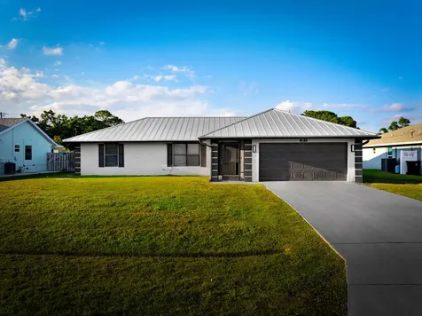 431 SE Volkerts Terrace Port St Lucie FL 34983