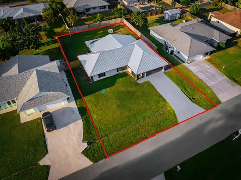 431 SE Volkerts Terrace Port St Lucie FL 34983