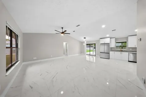 431 SE Volkerts Terrace Port St Lucie FL 34983