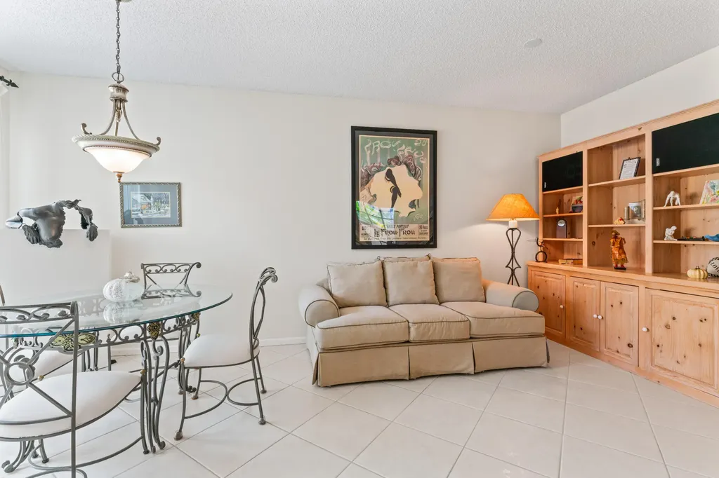 53 Via Del Corso Palm Beach Gardens FL 33418